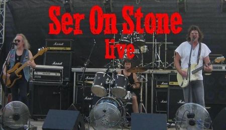 Ismét Ser On Stone koncert Zselízen