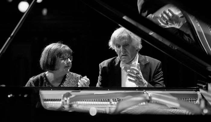 VIDEÓ: Schumann, Bach, Chopin szól Hegedűs Endre és Katalin koncertjén