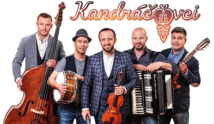 A Kandráčovci zenekar és a Kincső Néptáncegyüttes közös műsora Zselízen