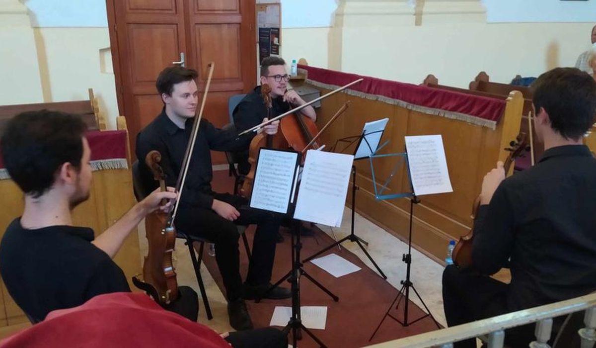 Az Acoustic Sólyom Quartett koncertje Inámban - Kis esti zene