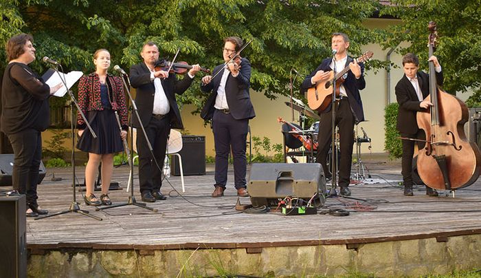 A Nemzeti Összetartozás Napja a BorzsaVári népi zenekarral Dunaszerdahelyen