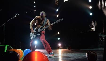 Magyar gyökerek, összetartozás, jó zene – Flea a Red Hot Chili Peppersből