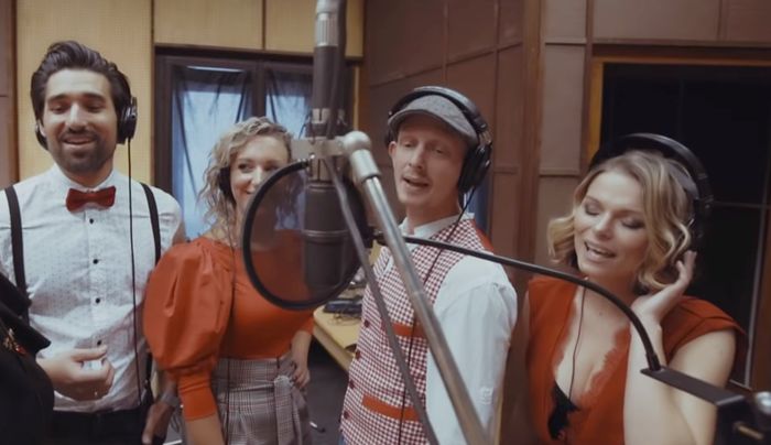 VIDEÓ: Bugár Anna és barátai egy karácsonyi dallal lepték meg a rajongókat (+SZÖVEG)