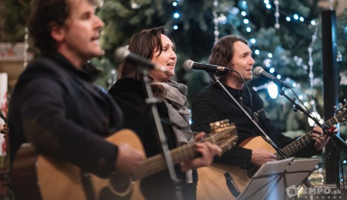 Karácsonyi ének - a Kor-Zár együttes ünnepi koncertje Érsekújvárban