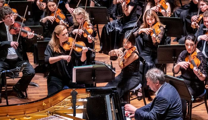 Hallgass Concerto Budapest koncerteket online - ingyenes koncertsorozatot hirdetnek a frontvonalban dolgozóknak