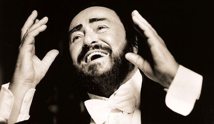 "A tömegek tenorja" – a Pavarottiról készült különleges életrajzi film a tévében