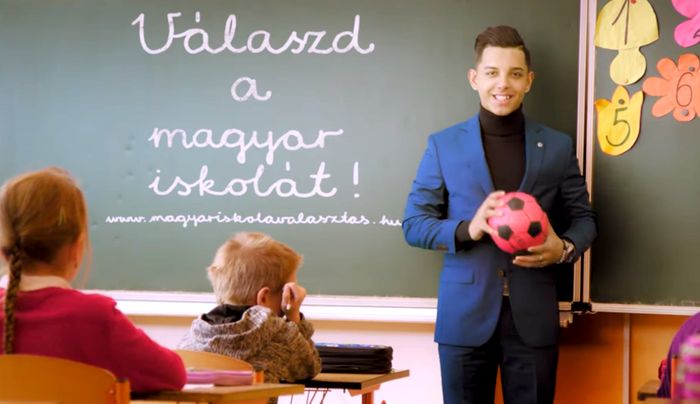 Ruszó Tibi is a magyar iskolaválasztást ajánlja