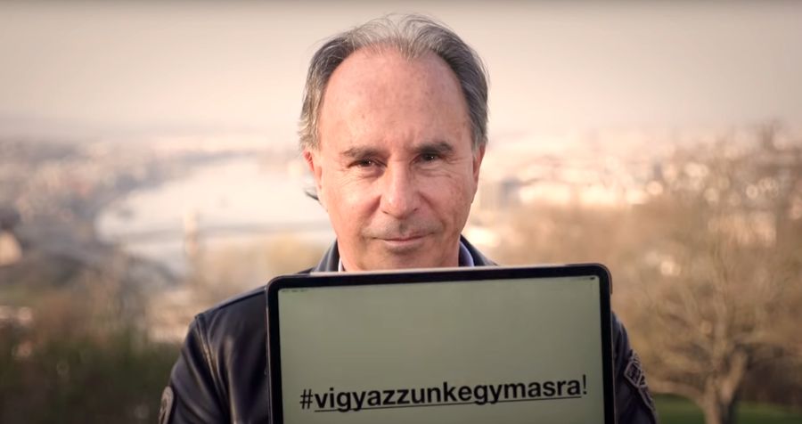 ÚJDONSÁG: A járványra reagálva új szöveggel dolgozták fel Varga Miklós slágerét – Európa 2020 (+SZÖVEG)