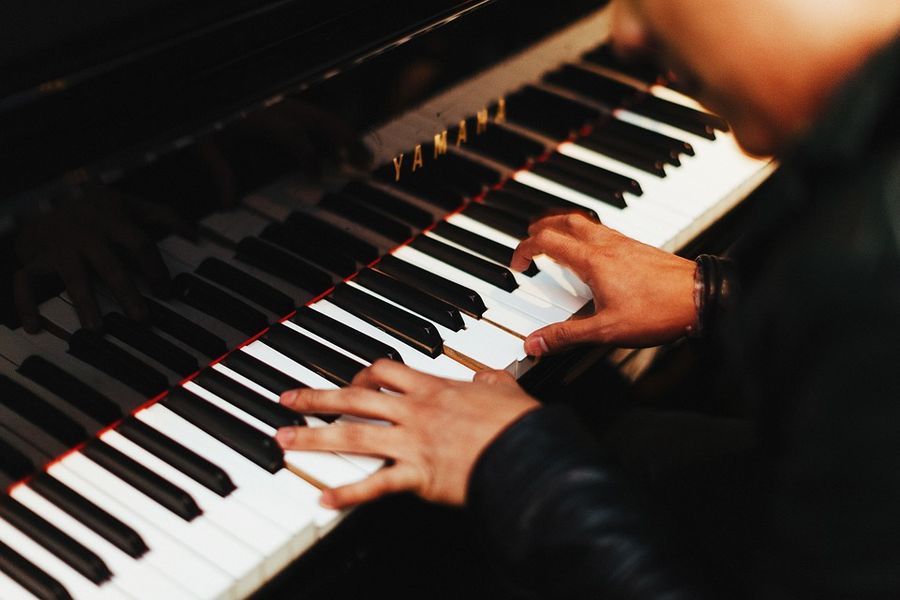 Elhalasztják a világ egyik legnépszerűbb zongoraversenyét