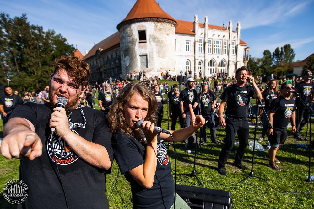 Erdélyi kastélyban tartotta első külföldi rockzenei flashmobját a CityRocks csapata