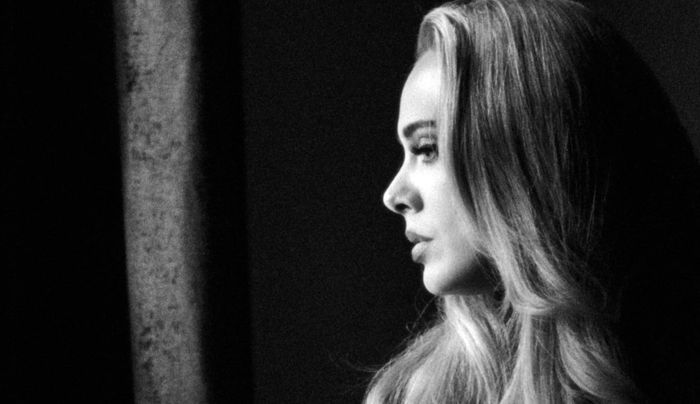 Adele visszatért, itt az új klipje - Easy on Me (VIDEÓ)