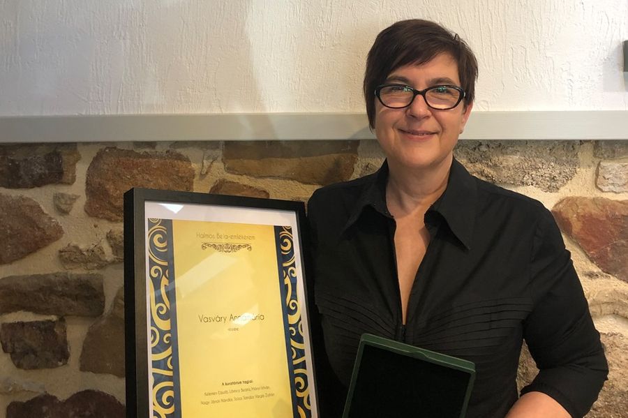 „A harminc éve szívvel-lélekkel végzett munkám elismerése ez a díj” - Vasváry Annamária a népművészet szolgálatában