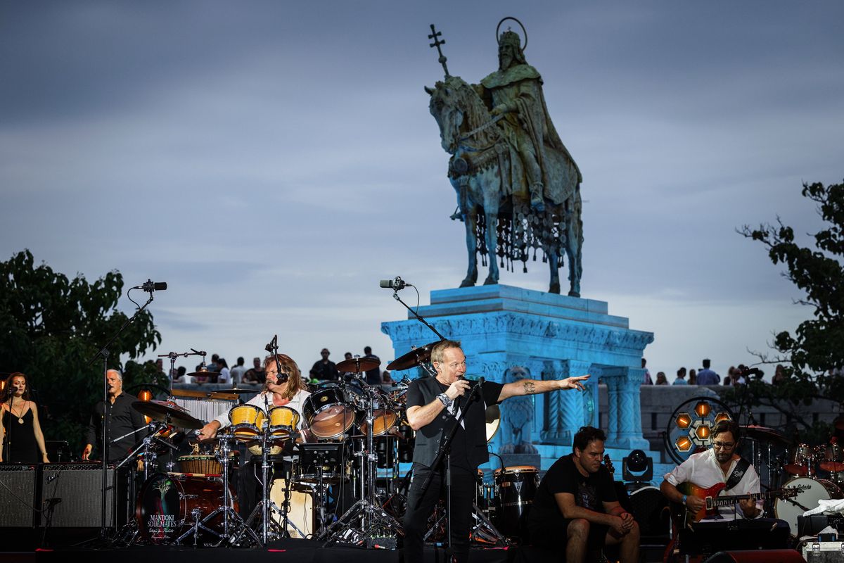 Világsztárok adtak koncertet a budai várban – nézzétek meg a videót és fotókat
