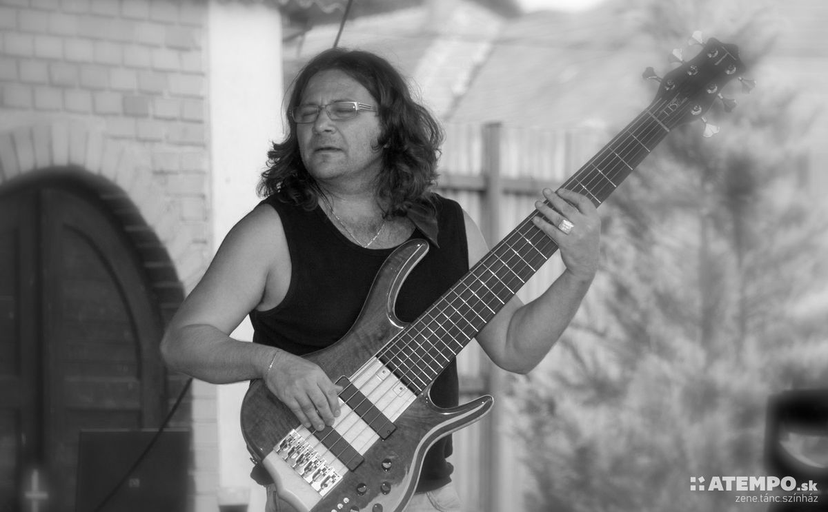 Elhunyt Borsky Tibor basszusgitáros, zenetanár